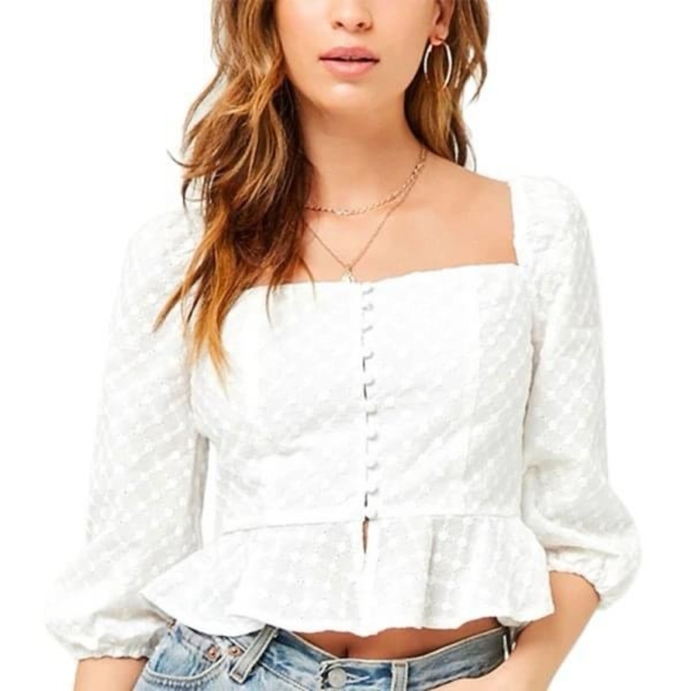 Cropped eyelet peasant blouse 🌾
